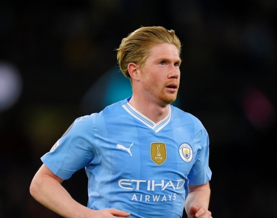 记者：乌尔赖希预计将在赛季结束后退役，留在拜仁任职