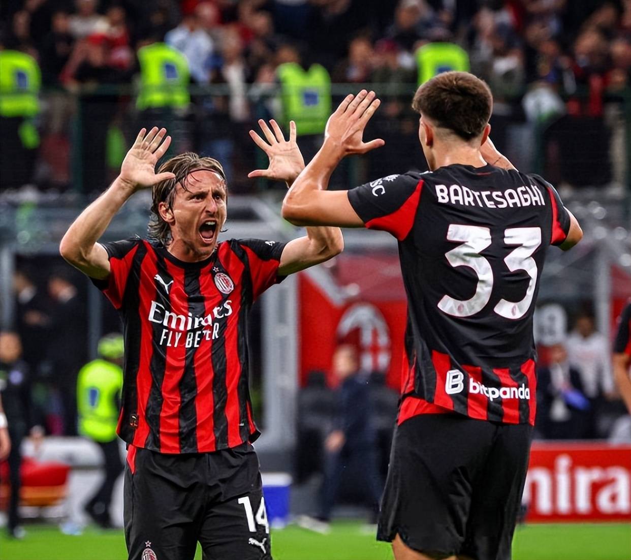 喜讯！新斯卢茨基已跟蓉城正式签约，德转官宣确认他下赛季会带队