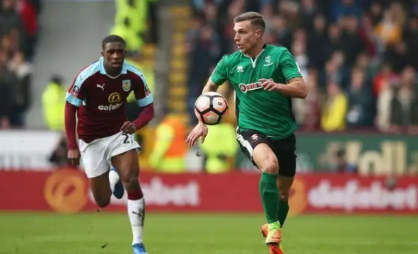 英超-水晶宫1-2曼联：你不看好他时，他雄起｜前瞻